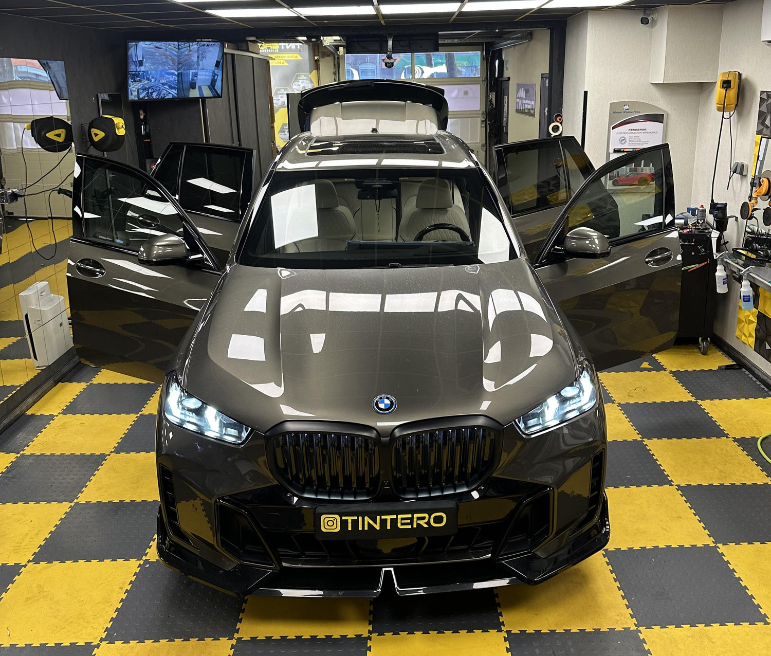 Autoruiten tinten Delft — professionele montage bij Tintero Den Haag